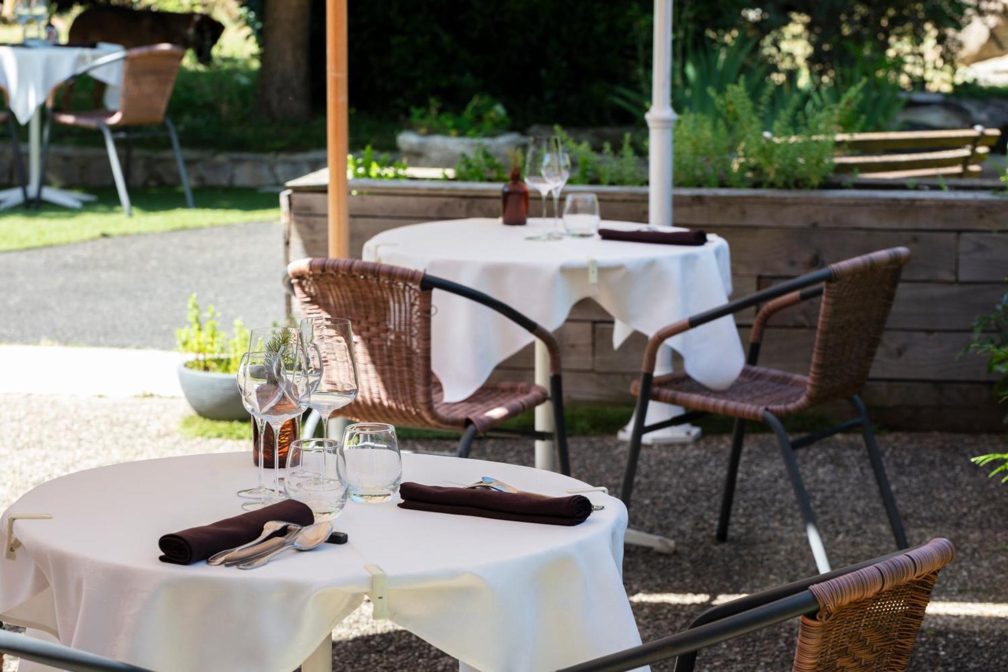 Hotel Restaurant Les Glycines Vieille-Brioude Luaran gambar